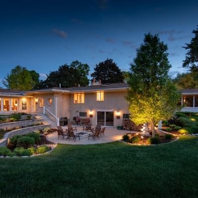 Residential landscape lighting Photo