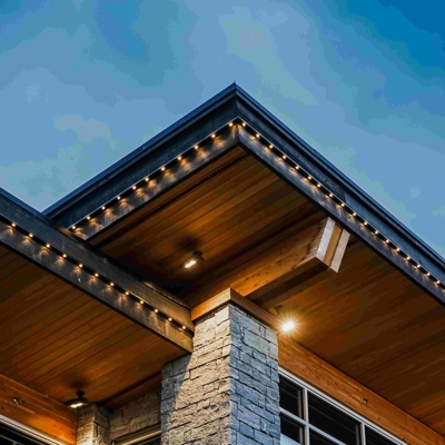 Permanent commercial roofline lighting Photo
