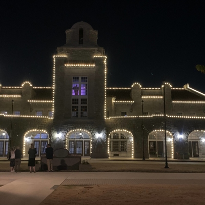 Holiday lighting on exterior building Photo