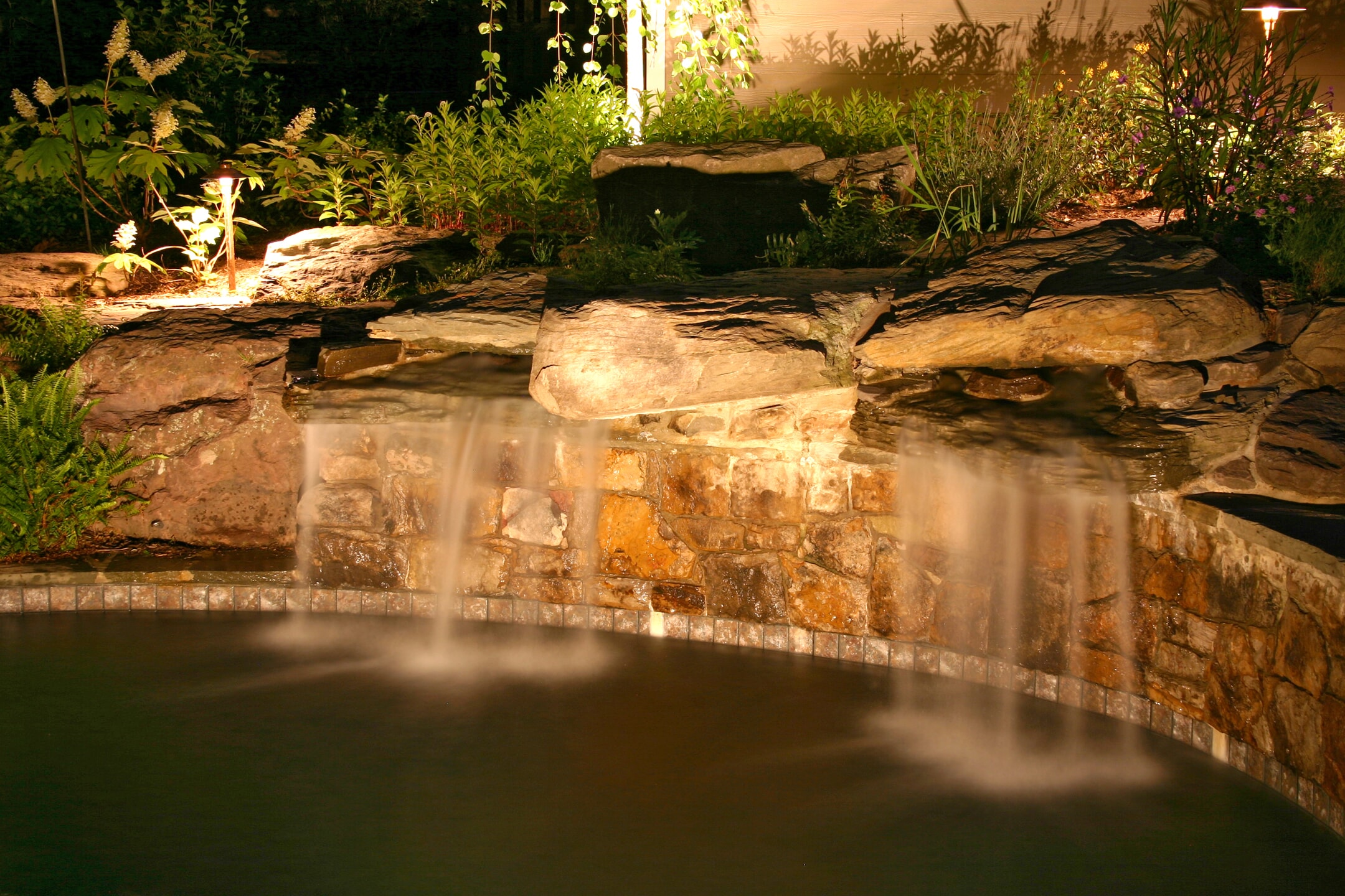outdoor water feature lighting in mamaroneck