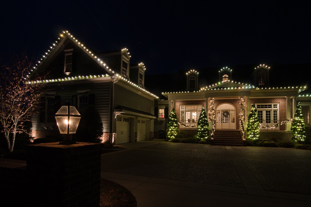 house with exterior Christmas lighting