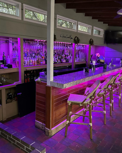 indoor restaurant lighting