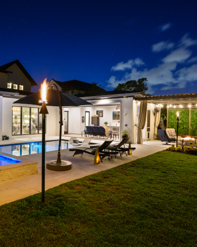 outdoor living custom lighting