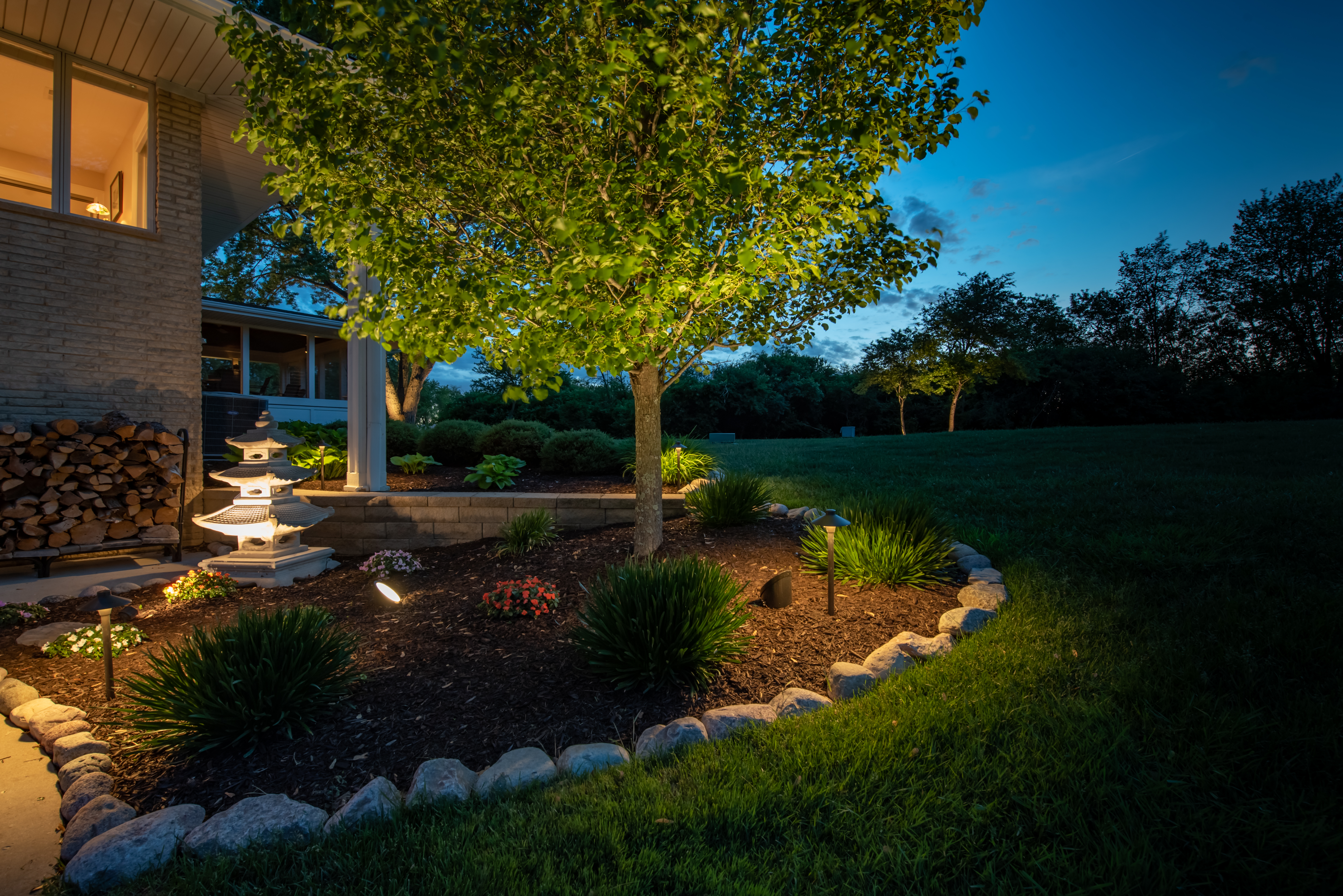landscape lighting after dark dayton centerville ohio