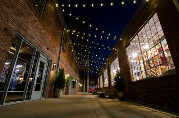 outdoor string lighting for businesses