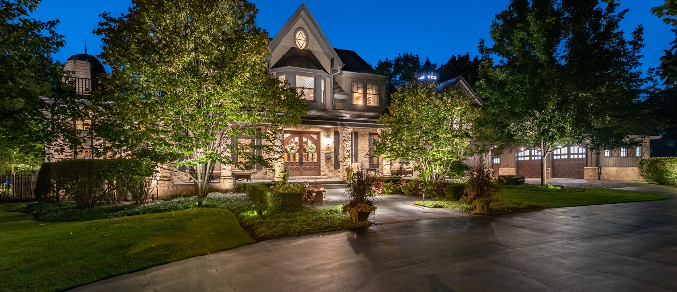 ourdoor lighting on on Frankfort, IL house
