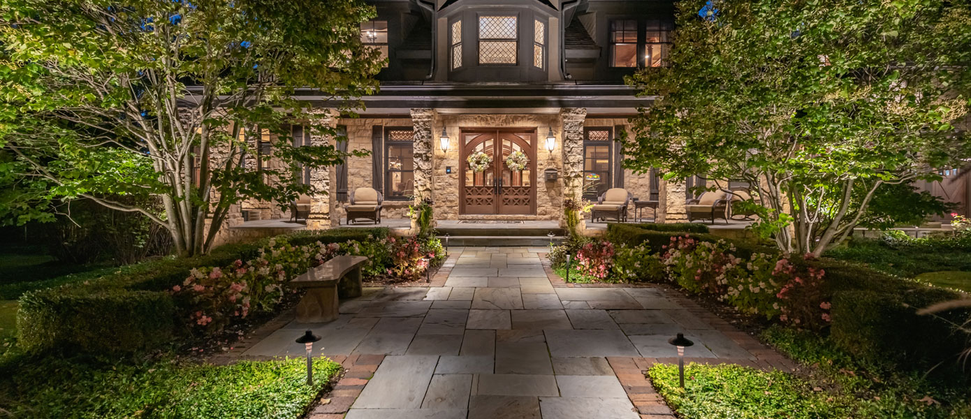 ourdoor lighting on walkway in Frankfort, IL