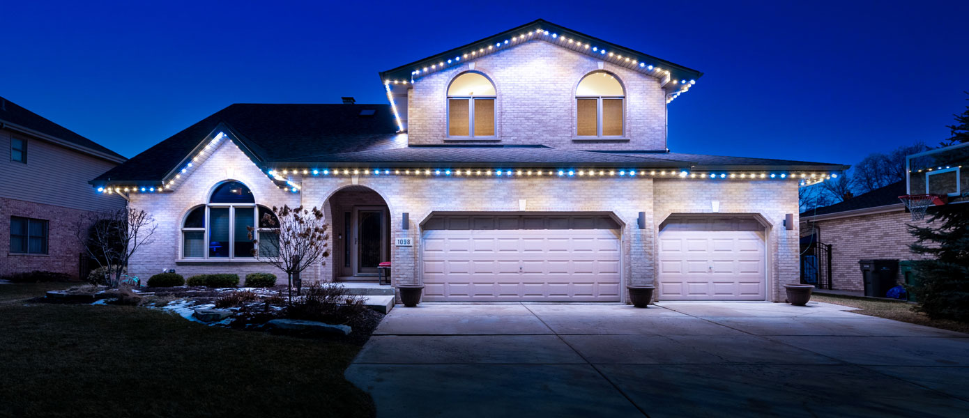 permanent holiday roofline lighting company in Glenview, IL