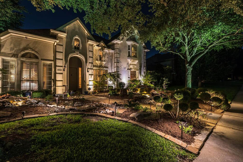 outdoor house lighting