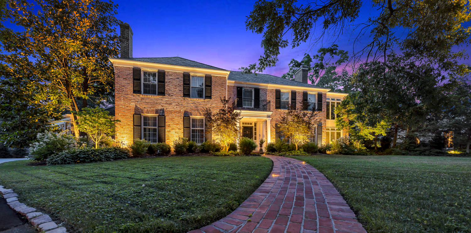 outdoor landscape lighting installation