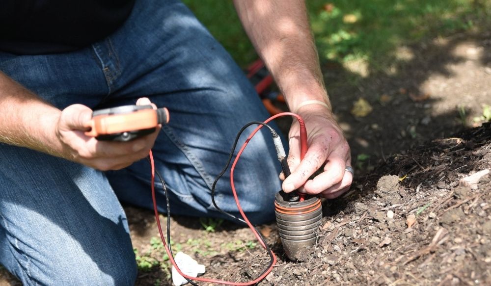 professional outdoor lighting repair