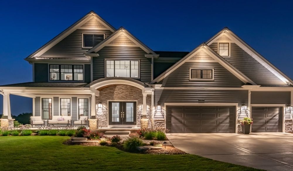 traditional soffit lighting