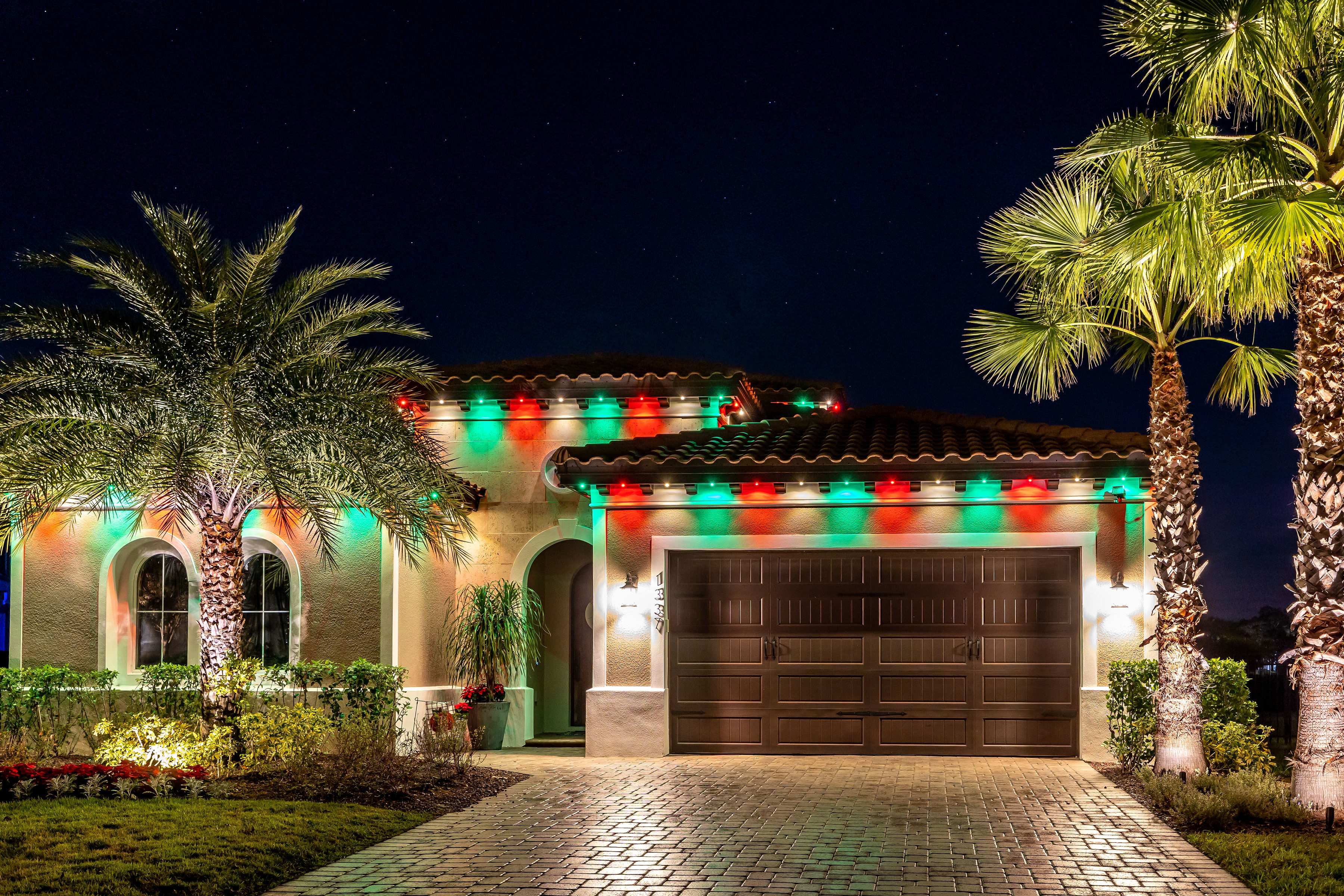 green and red holiday lighting
