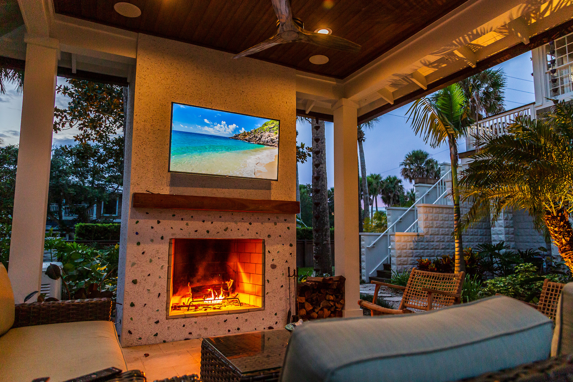 outdoor patio lighting