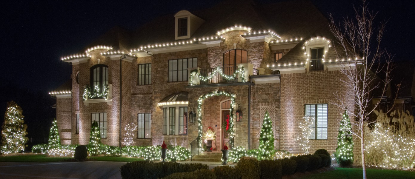 custom holiday lighting