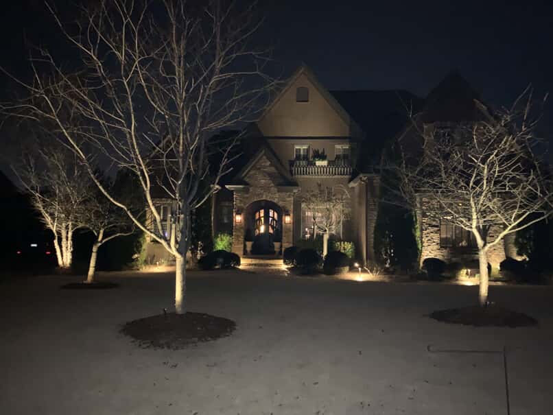 residential front yard lighting 