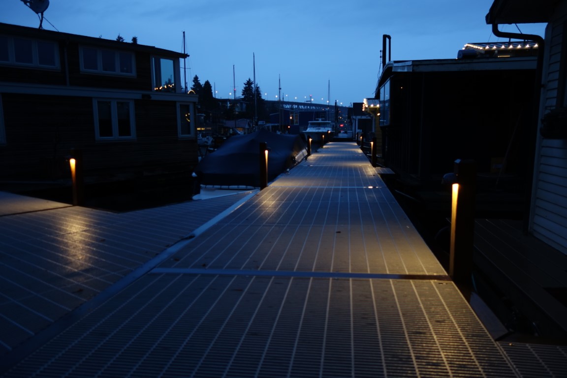 dock safety lighting on dock posts