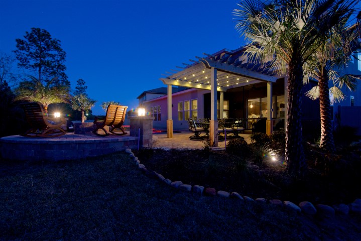 Outdoor lighting for entertainment 