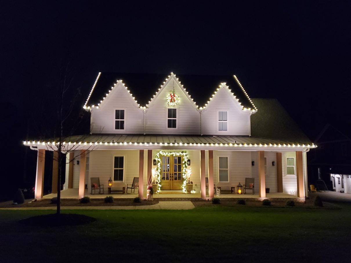 permanent roofline holiday lighting