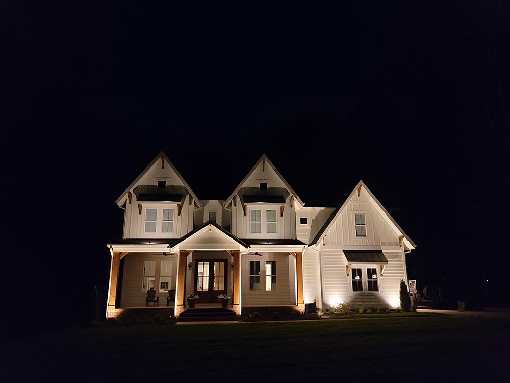uplighting on house in richmond charlottesville 