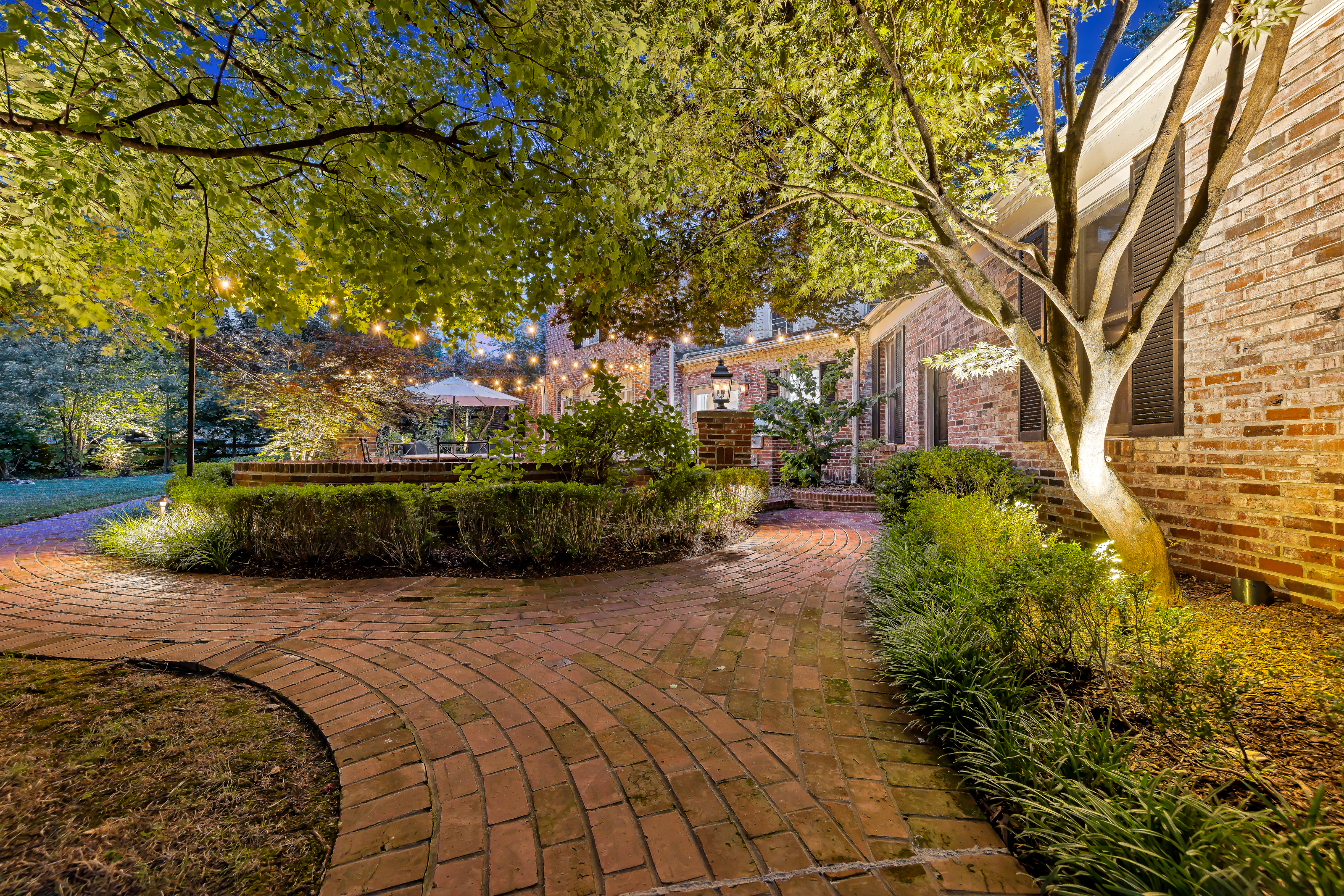 pathway lighting