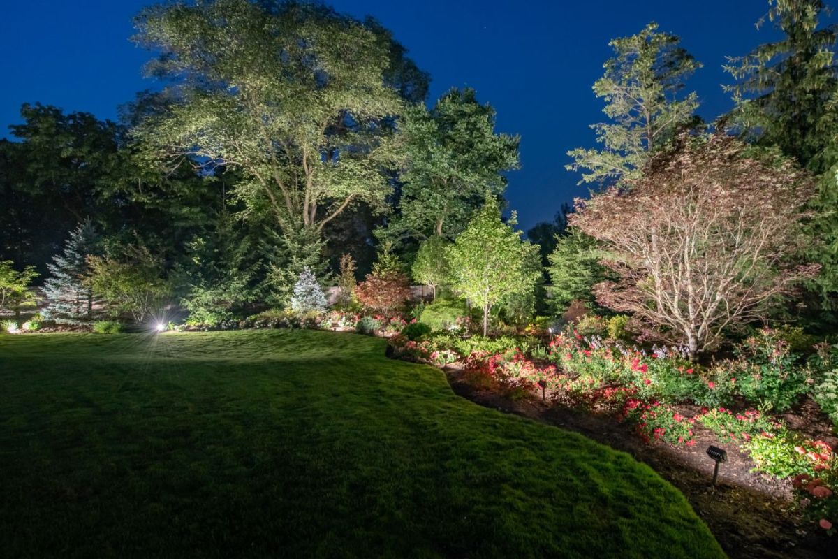 custom garden lighting 