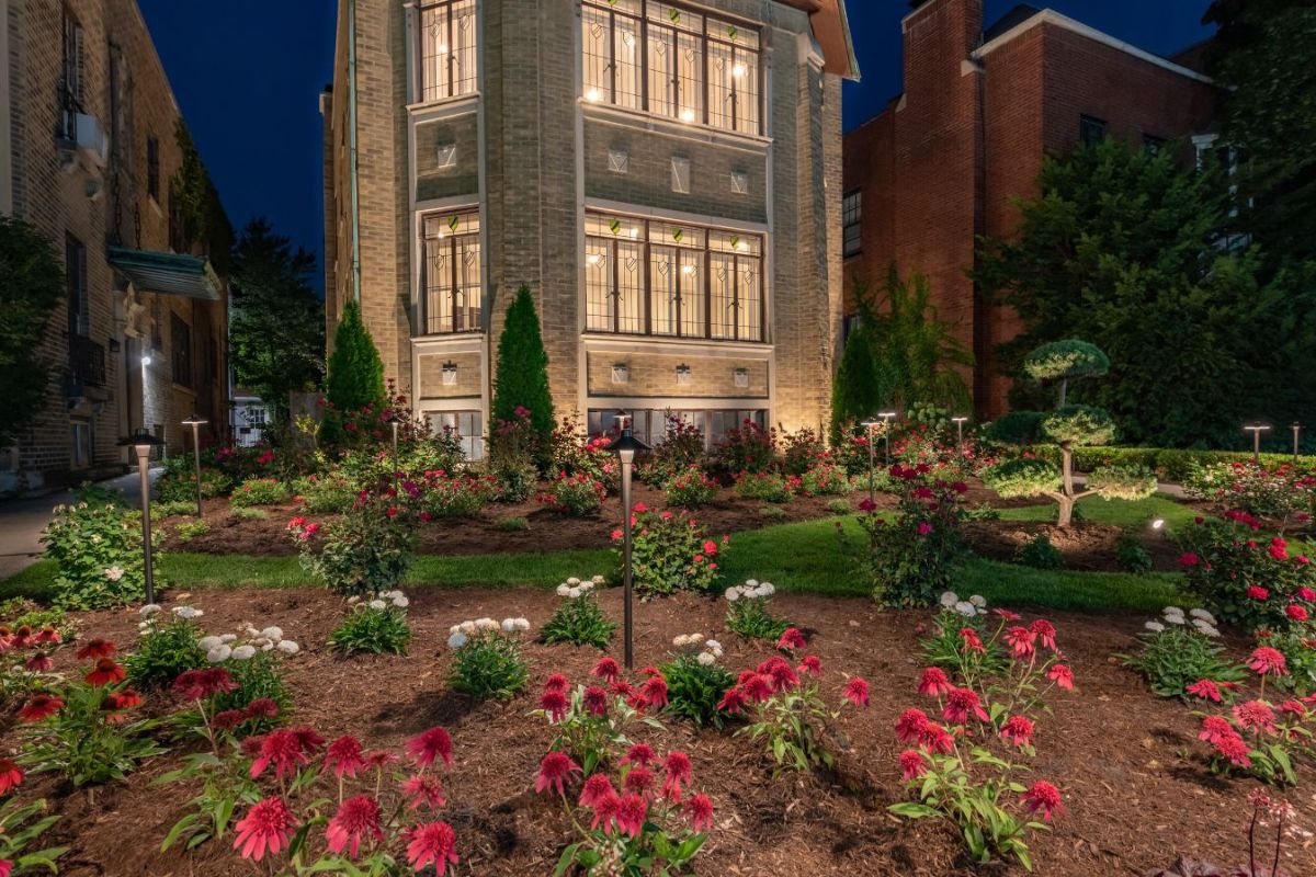 estate garden lighting