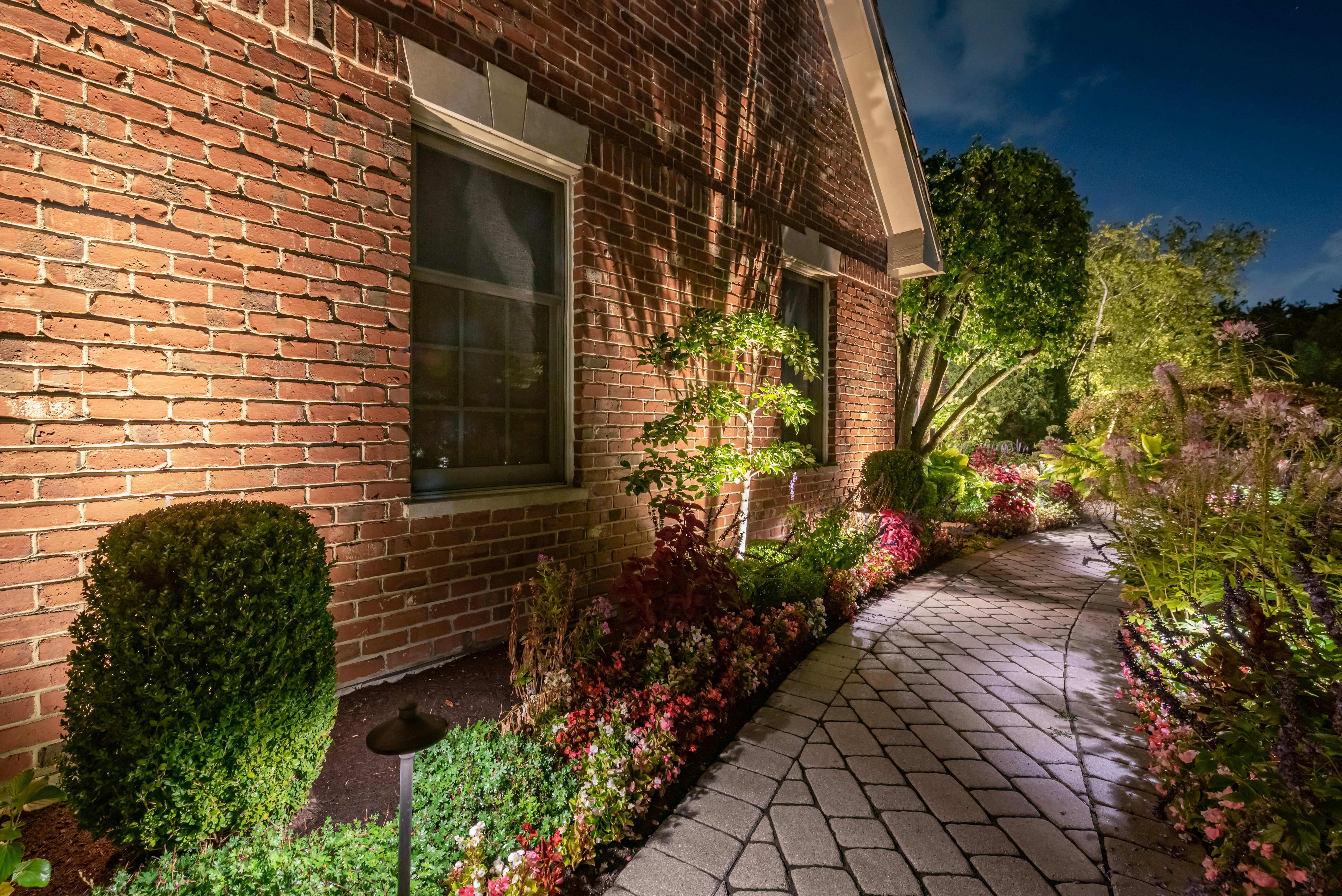Pathway and Walkway lighting in orange county ca