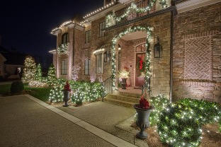 Front of House Holiday Decor & Lights