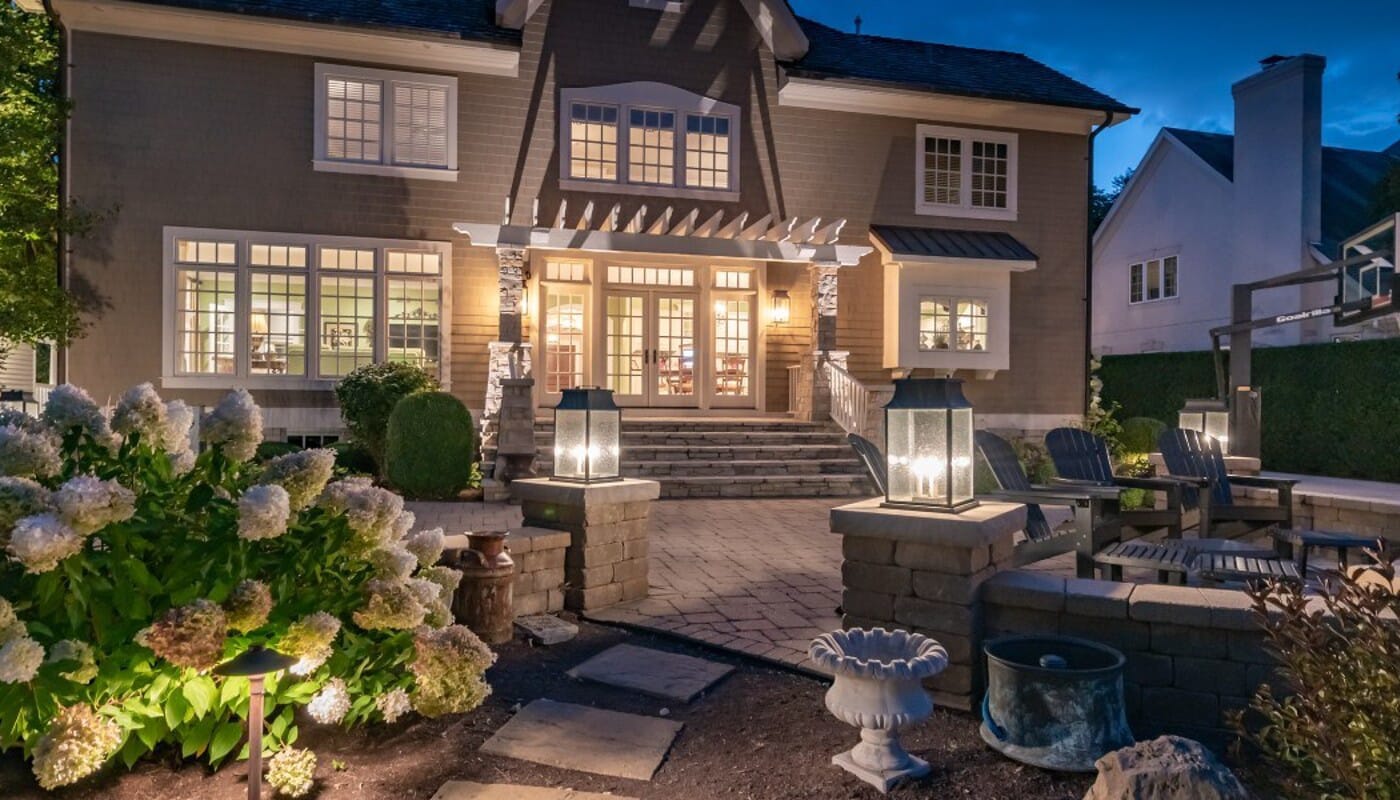 custom outdoor lighting 