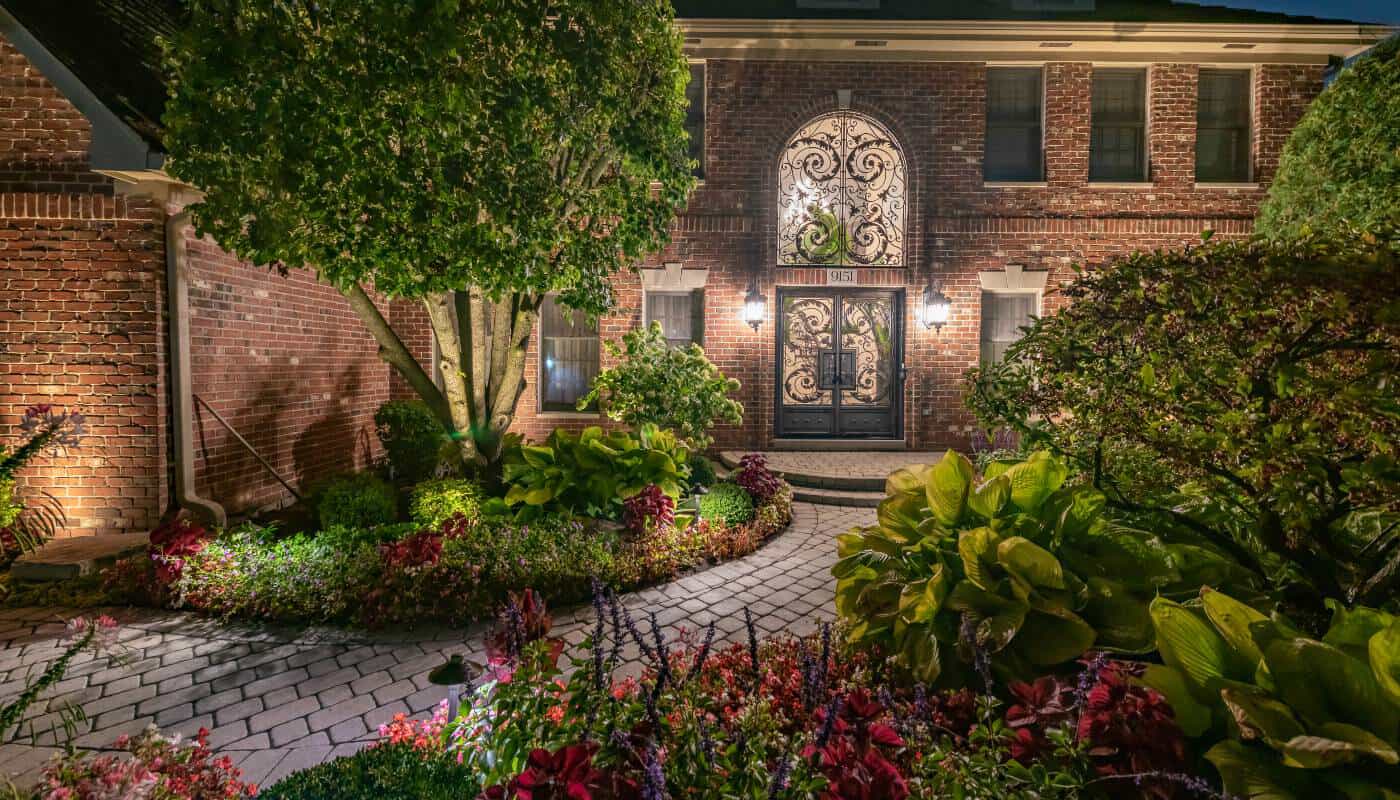 landscape lighting in Three Rivers