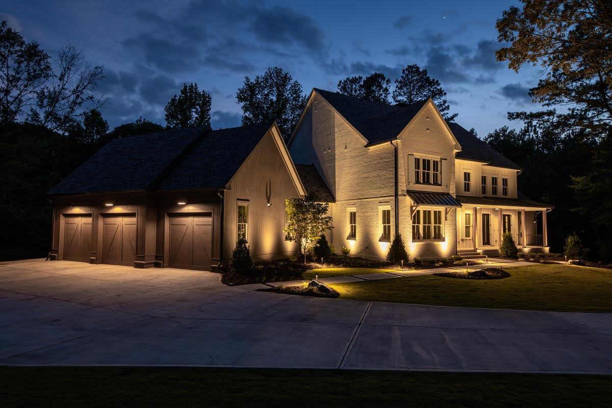 landscape lighting in Southern New Hampshire